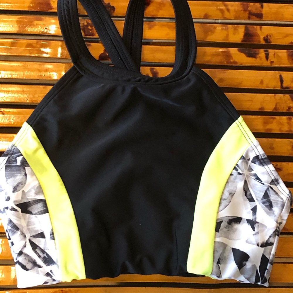 Athleta Criss Cross sports bra, size XXS